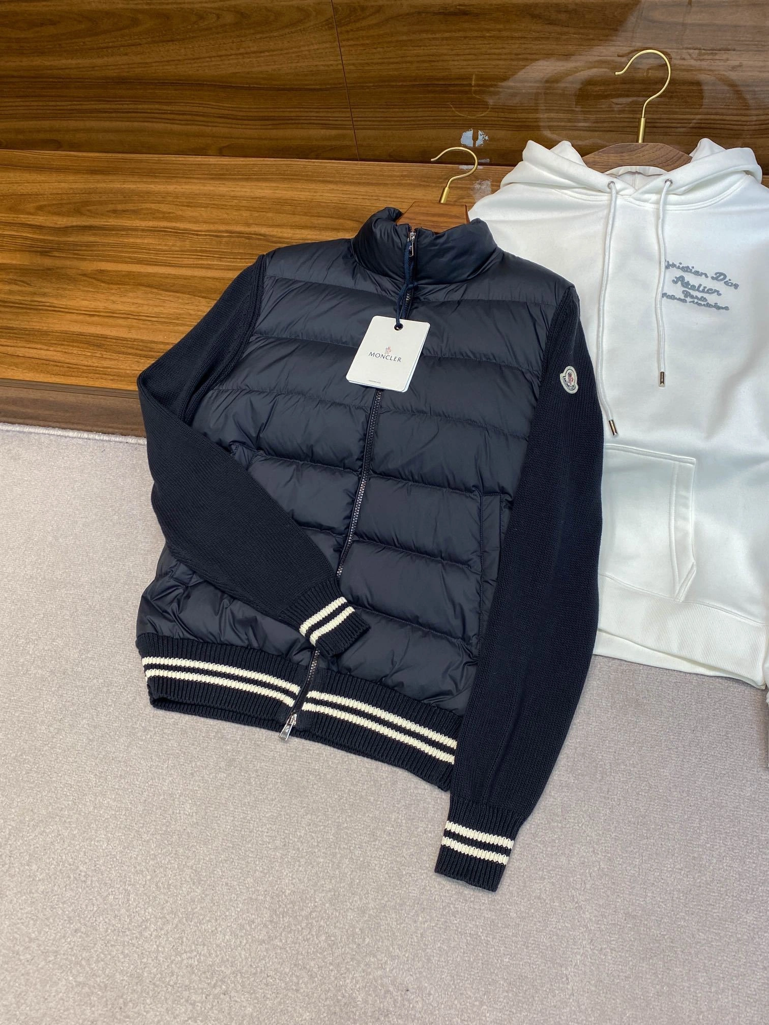 wg.luxury- 7o9385r oversized item:D-F054J2112